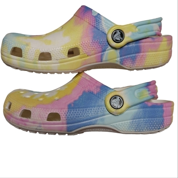 CROCS Shoes - Crocs Classic Unisex Kid's Tie Dye Graphic Sandals Size 3